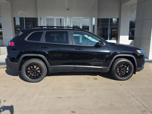Used 2023 Jeep Cherokee Altitude Lux image 1