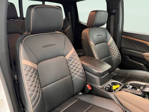 Used 2023 GMC Canyon Denali AWD/4WD image 12
