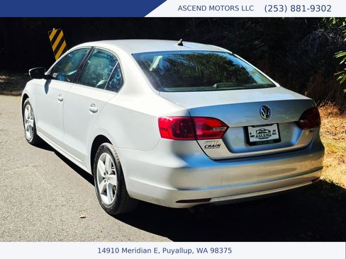 Used 2014 Volkswagen Jetta TDI FWD image 3