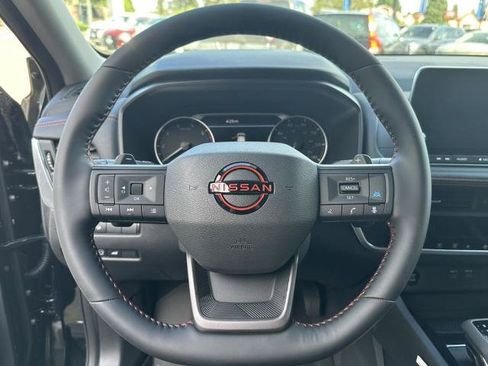 Certified 2025 Nissan Rogue SV AWD/4WD image 17