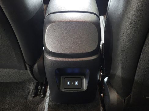 Certified 2025 Hyundai Elantra Limited image 16