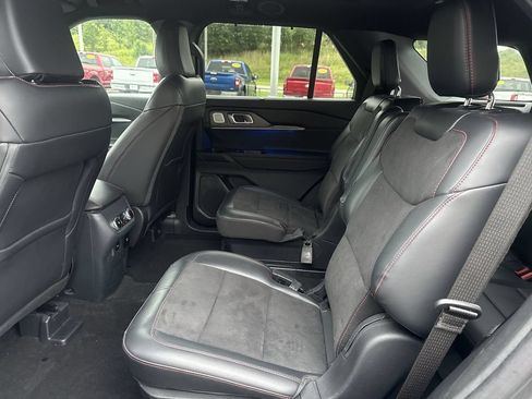 Used 2025 Ford Explorer ST AWD/4WD image 28