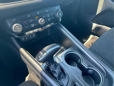 Used 2022 Dodge Durango GT AWD/4WD image 16