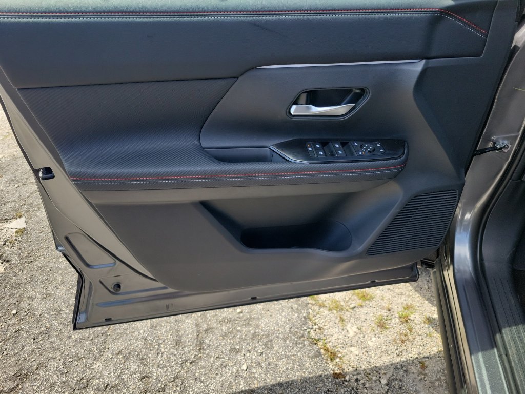 New 2027 Nissan Kicks SR FWD image 25