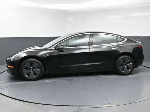Used 2019 Tesla Model 3 Standard Range Plus image 5