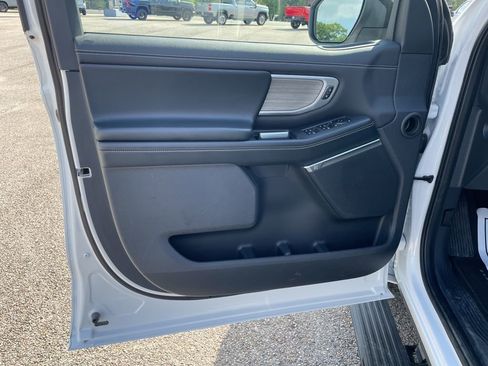 Used 2025 Ford Expedition Max Platinum image 12