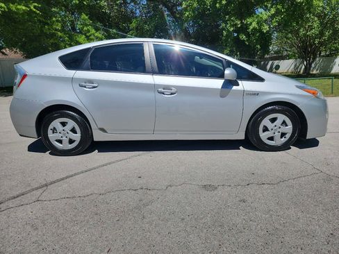 Used 2011 Toyota Prius Three image 8