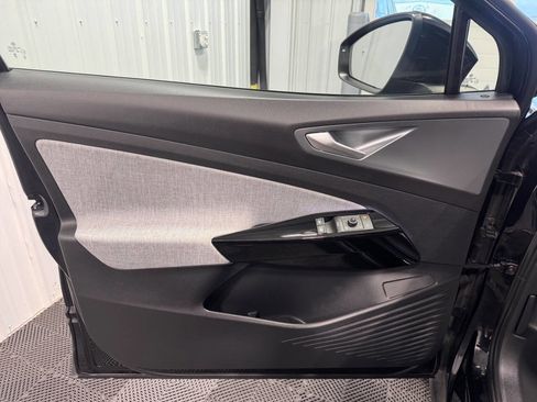 Used 2023 Volkswagen ID.4 S image 8