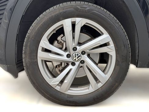 Used 2024 Volkswagen Atlas Cross Sport SEL R-Line image 11