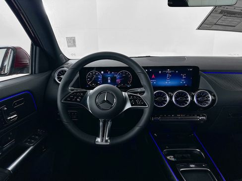 Used 2026 Mercedes-Benz GLA 250 4MATIC image 30