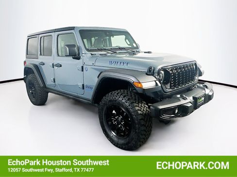 Used 2025 Jeep Wrangler Willys image 1