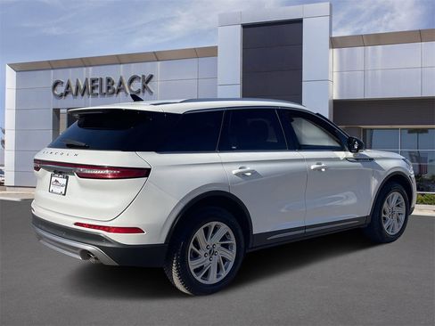 Used 2020 Lincoln Corsair Standard w/ Rear Removable Package Tray image 6