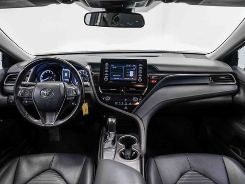 Used 2023 Toyota Camry SE FWD image 12