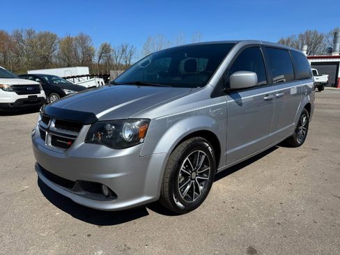 Used 2019 Dodge Grand Caravan GT FWD image 1