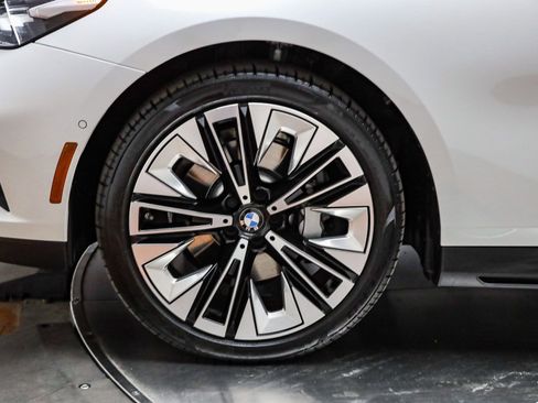 Used 2025 BMW 530i image 12