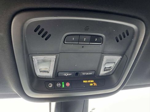 Used 2023 Chevrolet Traverse LT AWD/4WD image 28