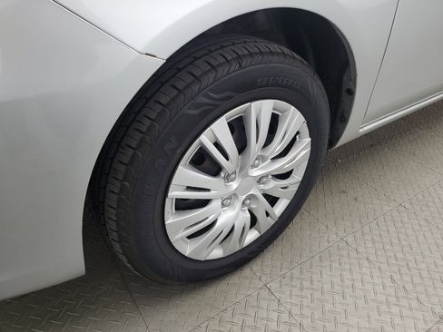 Used 2019 Nissan Versa SV FWD image 31