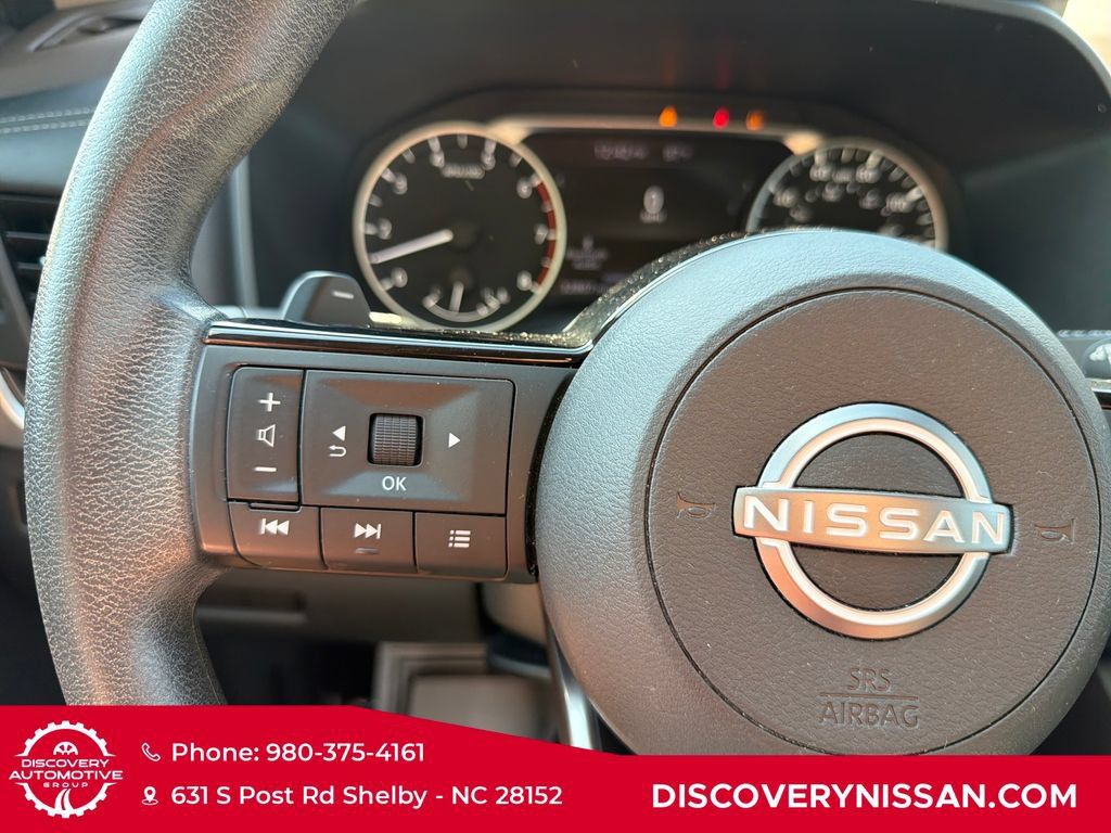 Certified 2023 Nissan Rogue SV FWD image 19