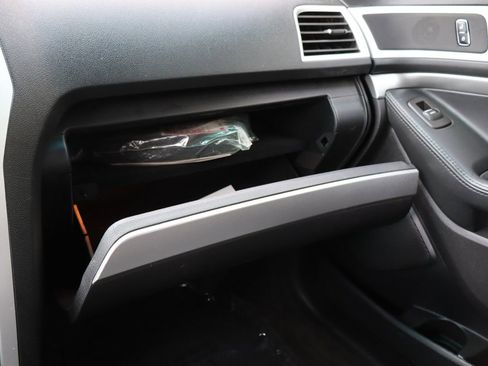 Used 2015 Ford Explorer XLT w/ Equipment Group 202A image 39