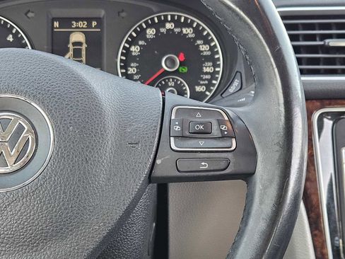 Used 2013 Volkswagen Passat TDI SEL Premium image 28