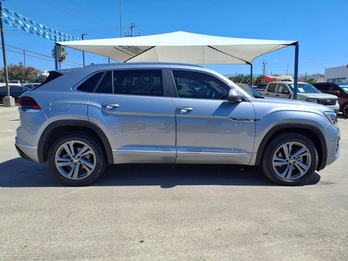 Used 2024 Volkswagen Atlas Cross Sport SEL R-Line AWD/4WD image 9