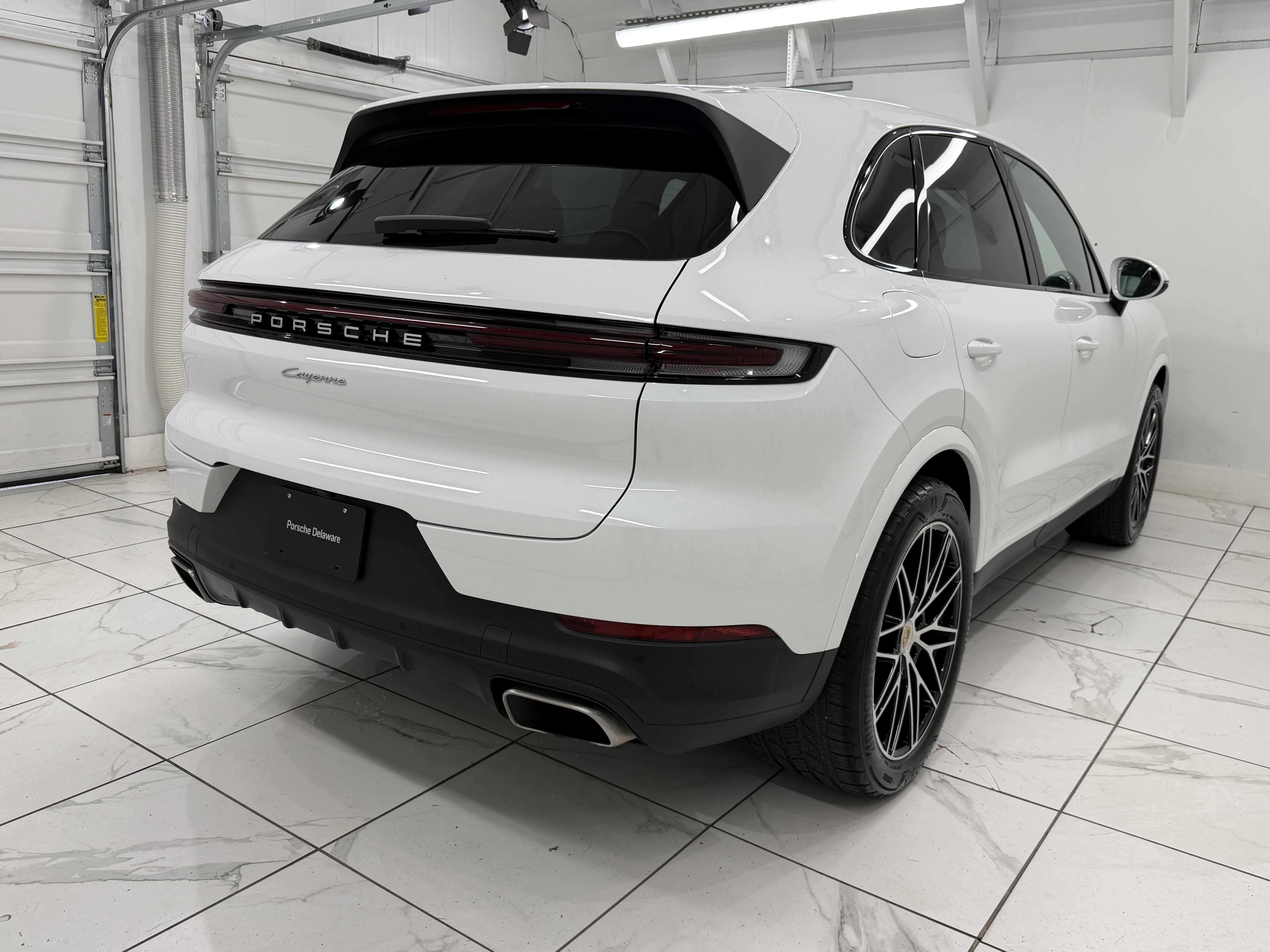 Certified 2024 Porsche Cayenne AWD/4WD image 12