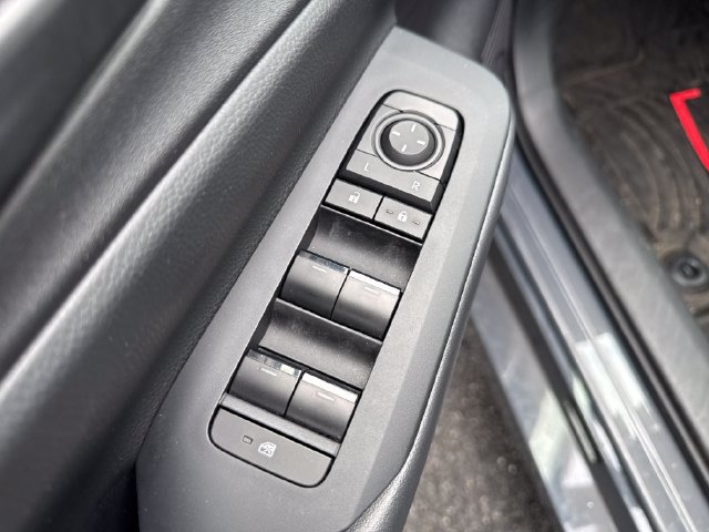 Used 2026 Toyota Prius Plug-In Hybrid FWD image 19