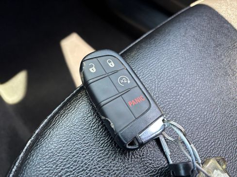 Used 2025 Jeep Compass Limited AWD/4WD image 20