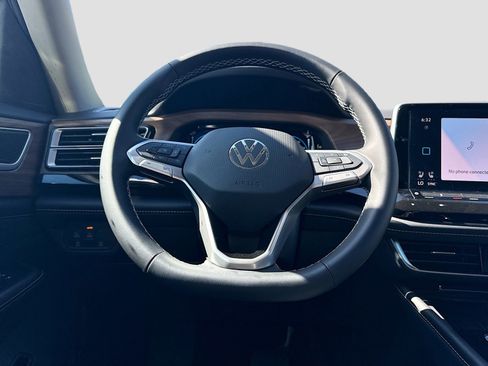 Used 2025 Volkswagen Atlas SE AWD/4WD image 23