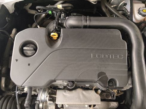 Used 2021 Chevrolet Malibu LT FWD image 30