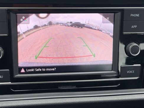 Used 2024 Volkswagen Jetta SE FWD image 16