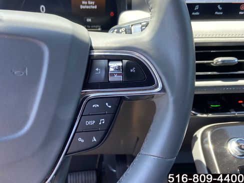 Used 2023 Lincoln Nautilus Reserve AWD/4WD image 17