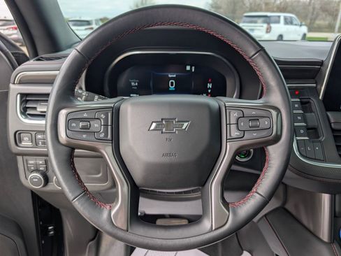 Used 2022 Chevrolet Suburban RST w/ Luxury Package image 13