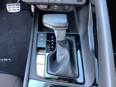 Certified 2025 Hyundai Elantra SEL image 35