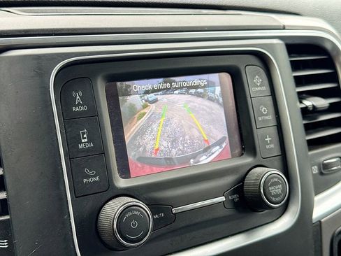 Used 2022 RAM 1500 Classic SLT AWD/4WD image 13