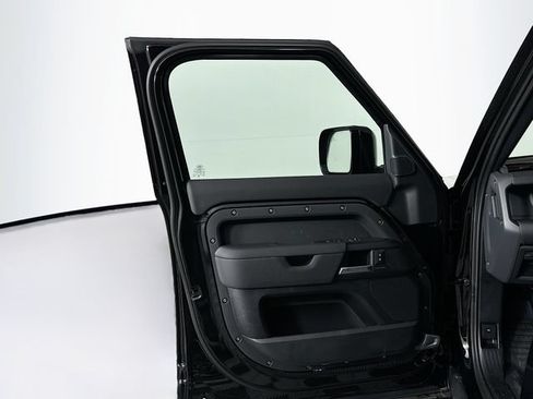 Used 2026 Land Rover Defender 110 S AWD/4WD image 11