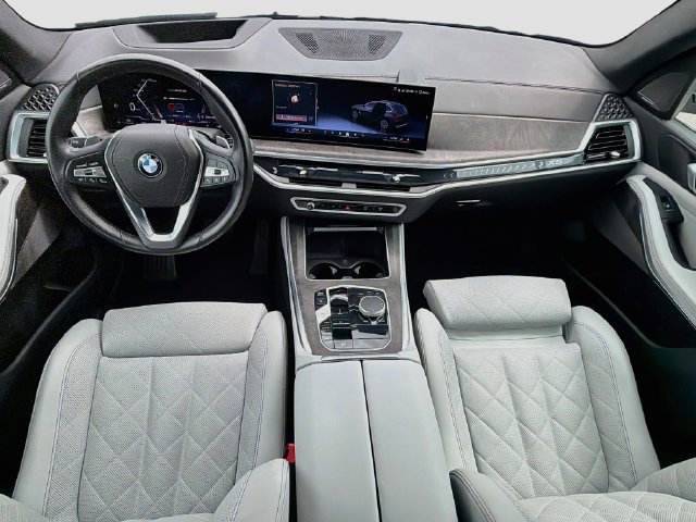 Used 2025 BMW X5 xDrive40i AWD/4WD image 16