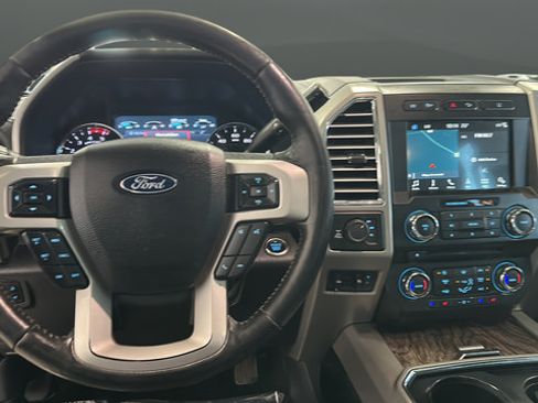 Used 2017 Ford F250 Lariat w/ Lariat Ultimate Package AWD/4WD image 11