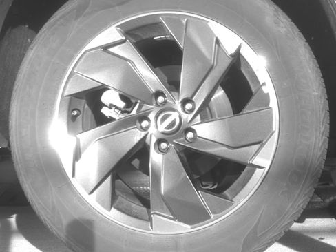 Used 2025 Nissan Rogue SV image 15