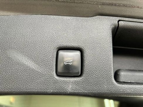 Used 2021 Ford Escape Titanium image 15