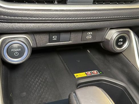 Used 2024 Toyota Grand Highlander AWD Hybrid image 32