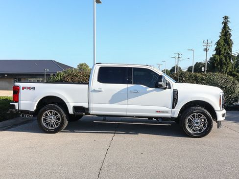 Certified 2025 Ford F250 Platinum AWD/4WD image 8