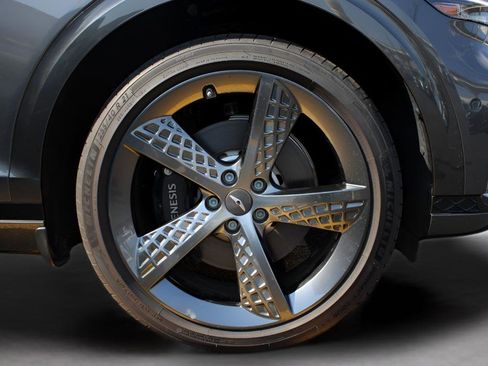 Used 2024 Genesis GV70 2.5T w/ Sport Prestige Package image 28