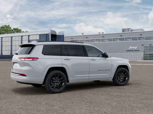 New 2026 Jeep Grand Cherokee L Limited AWD/4WD image 17