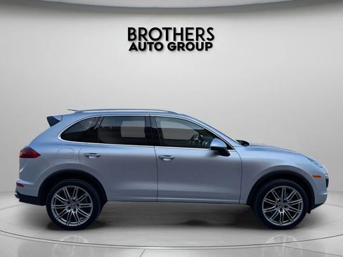 Used 2016 Porsche Cayenne S AWD/4WD image 12
