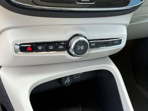 New 2026 Volvo XC40 B5 Ultra w/ Climate Package image 16