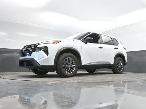 Used 2024 Nissan Rogue S AWD/4WD image 52