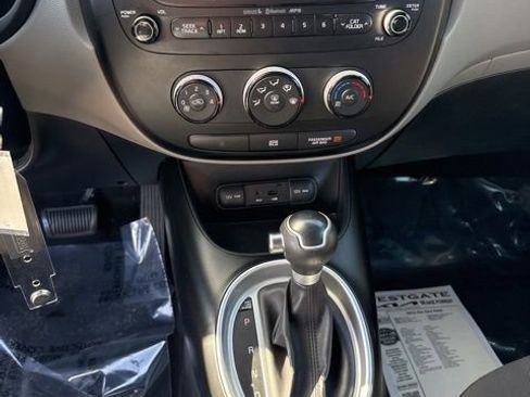 Used 2015 Kia Soul image 38
