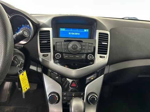 Used 2016 Chevrolet Cruze LT image 21