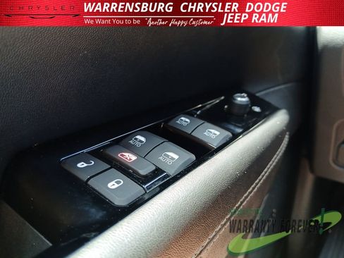 Used 2024 Jeep Wagoneer Series II AWD/4WD image 32